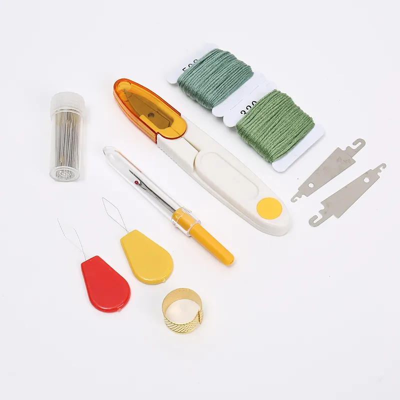 Набор ниток для вышивания в пластиковом контейнере, сет №5 Каменец-Подольский - изображение 3