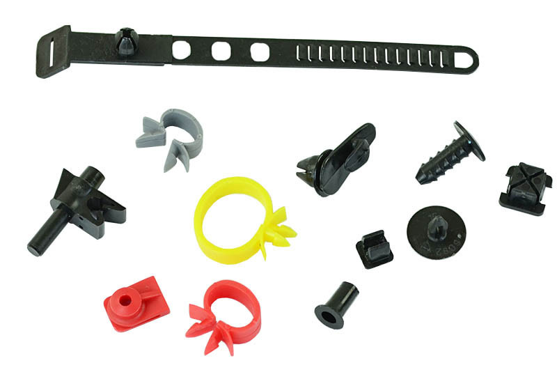 Ремкомплект кузова 2104, 2105, 2107 (хомуты, пистоны, скобы, держатели) Мукачево - изображение 1