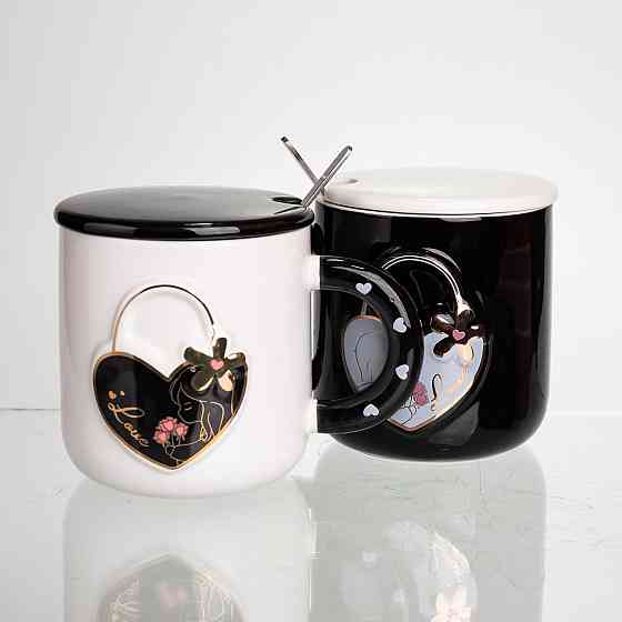 Набір парних порцелянових чашок із серцем 2 (шт) по 400 (мл) чашки на подарунок із кришкою та ложкою Чорний з білим FM-33 Коломия