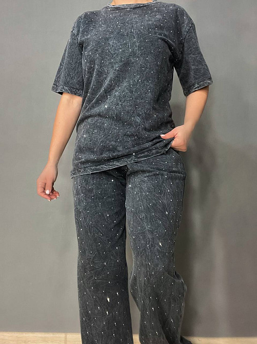 Костюм жіночий Coast Moda 4256 варений в техниці тай-дай джоггери з футболкою розсип камінців графіт, графіт, S Київ - фото 17