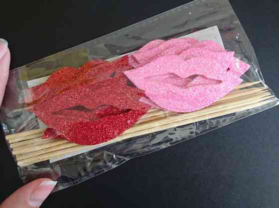 Фотобутафория Губы 10 штук 75 на 35 мм красно-розовый Киев