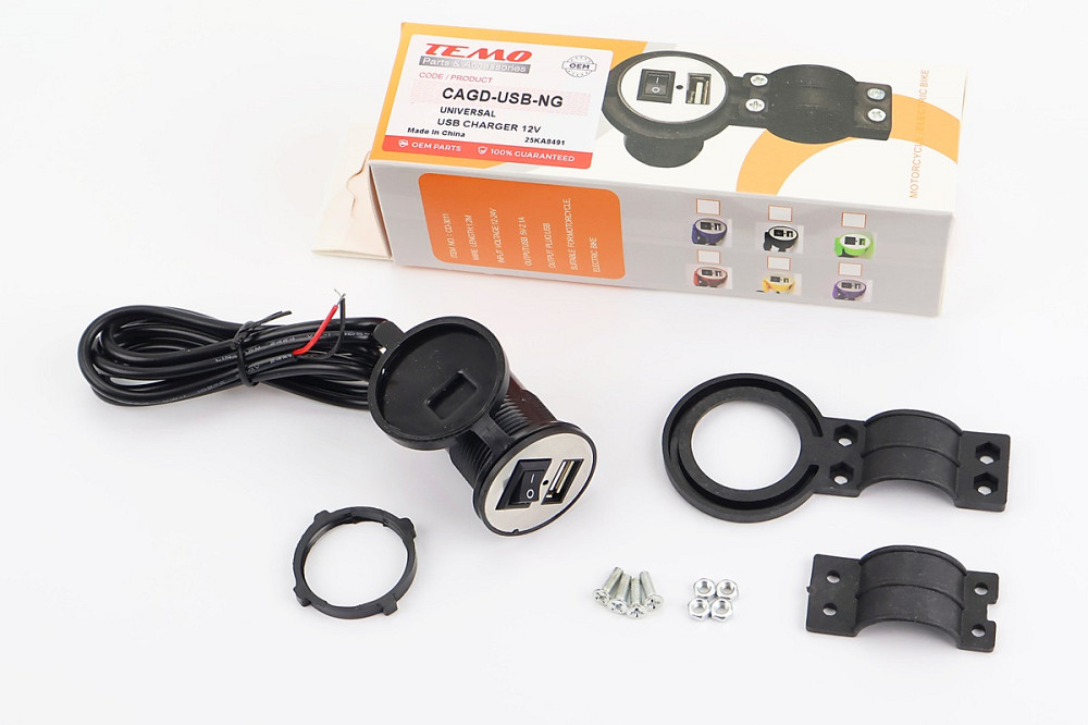 Зарядка USB універсальна на 1 вихід, з кнопкою вкл/викл (кріплення в пластик/на кермо) Бершадь - фото 1