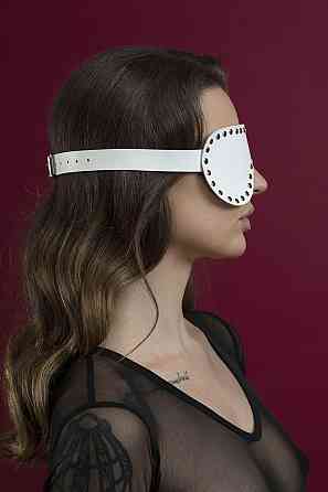 Маска на очі з заклепками Feral Feelings - Blindfold Mask, натуральна шкіра, біла Sex Aura Київ