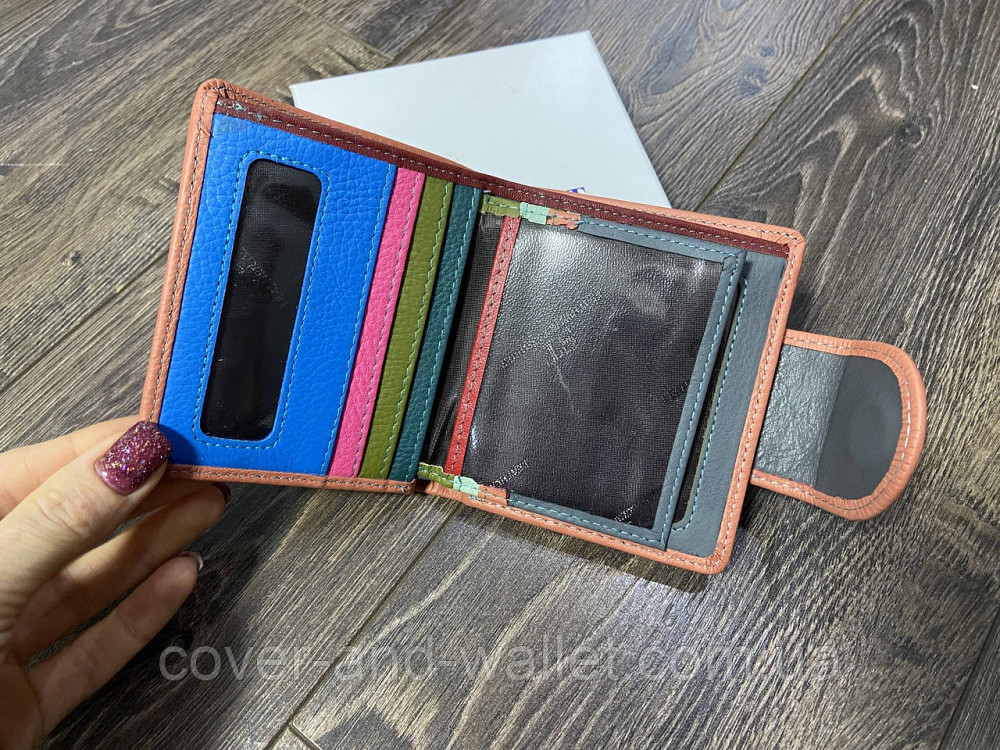 Квадратний жіночий шкіряний гаманець коралового кольору на магніті ST 415 Київ - фото 4