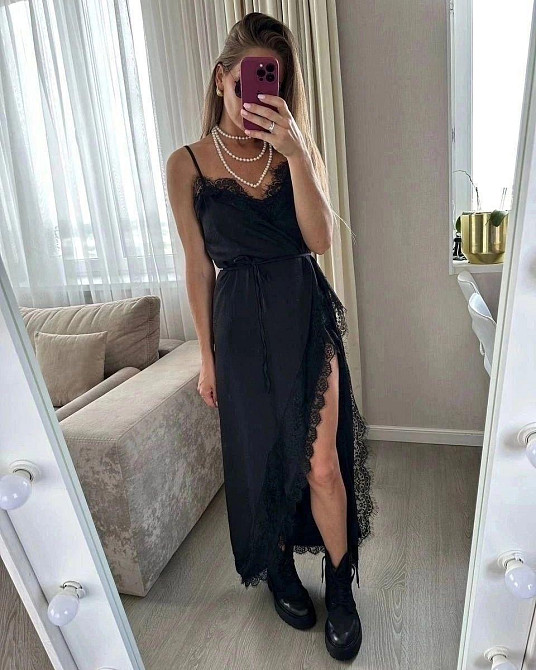 Жіноча ефектна сукня на бретелях із глибоким вирізом на ніжці італійський шовк Чорний, 48/52 Одеса - фото 1