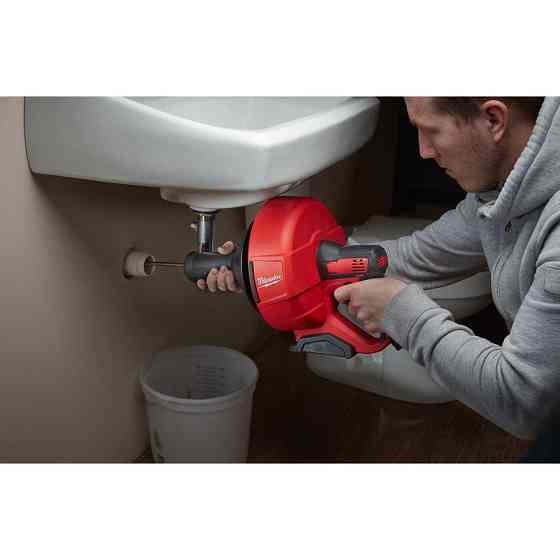 Аккумуляторная прочистная машина MILWAUKEE M12 BDC8-202C (тросс, внутренний барабан,2 аккумул. Х 2Ач, емкость для хранения) Одесса