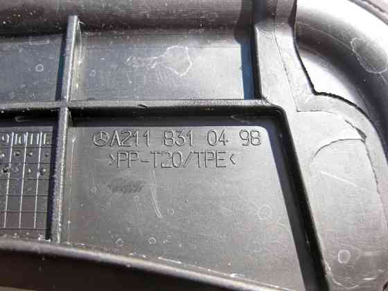 Mercedes-Benz  A2118310498 Тримач - ущільнювач трубок на правому лонжероні CLS C219 E-Class W211 Одеса