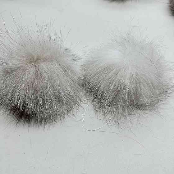 Помпоны из натурального меха блюфрост Молочный Харьков