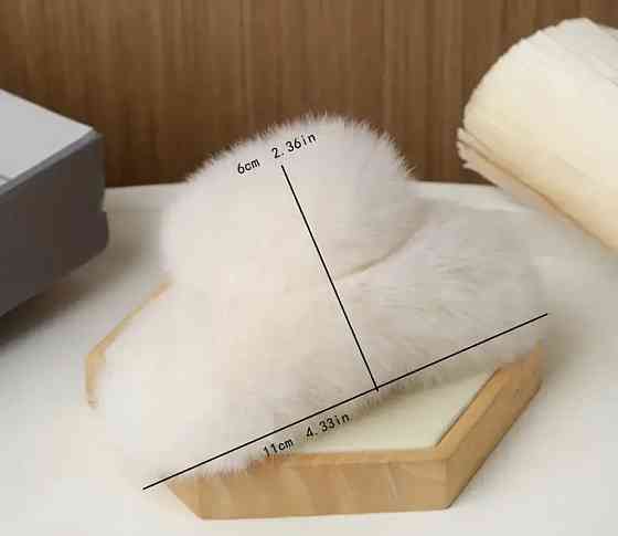 Шпилька крабік із хутра Сміла