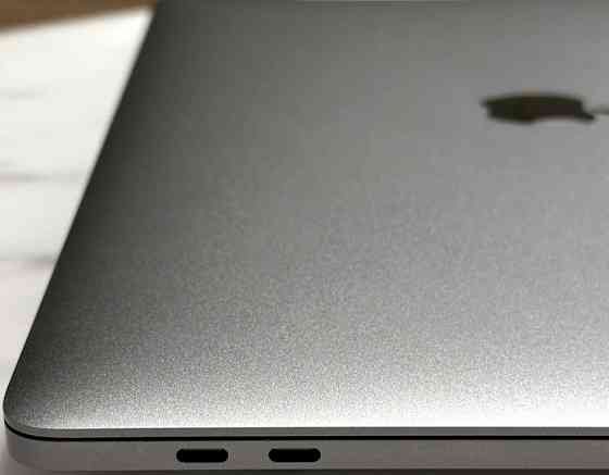 Ноутбук: MacBook Pro 15 (2018) Core i7, RAM16GB/ SSD512Gb. Киев