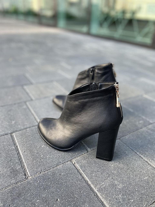 Жіночі черевики 95з чорні натуральна шкіра висота каблука 9 см (1115) 37р.40р. Коломия - фото 2