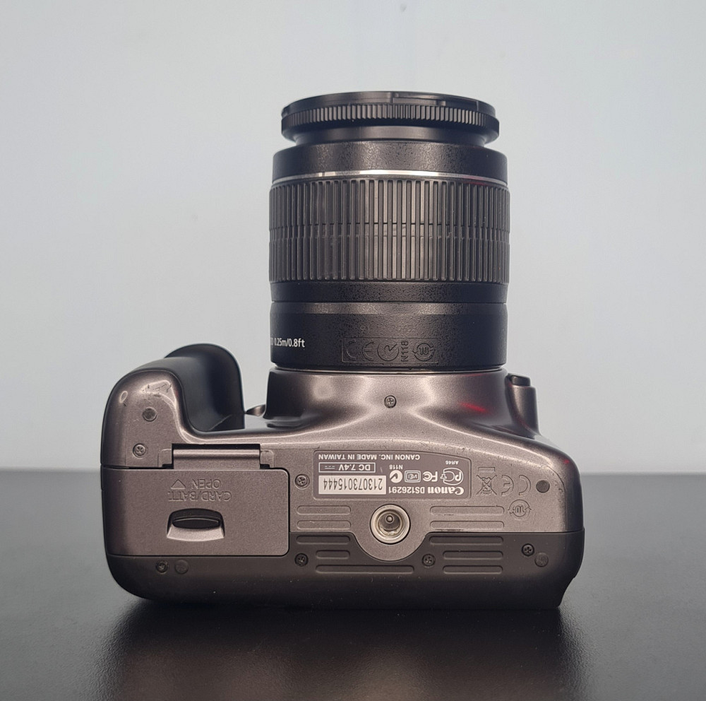 Дзеркальний фотоапарат Canon D1100 + об'єктив 18-55 мм + 64gb + сумка Клевань - фото 6