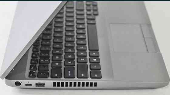 Ноутбук: DELL Precision 3551 17-10850H 256Gb. 8Gb. Quadro Київ