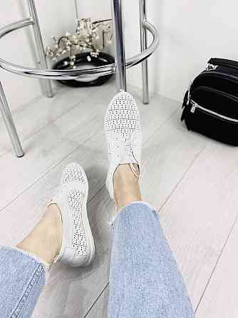 BOGATKO Мокасини жіночі з перфорацією білі з натуральної шкіри весна - літо BOGATKO 111 р. 38 Коломия