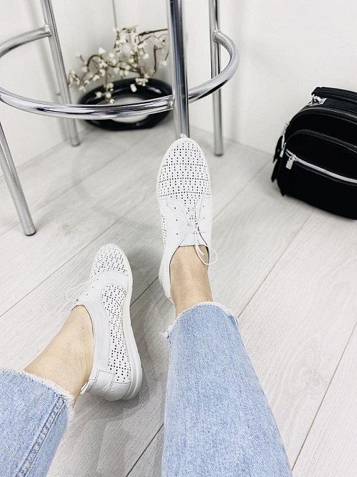 BOGATKO Мокасини жіночі з перфорацією білі з натуральної шкіри весна - літо BOGATKO 111 р. 38 Коломия - фото 1