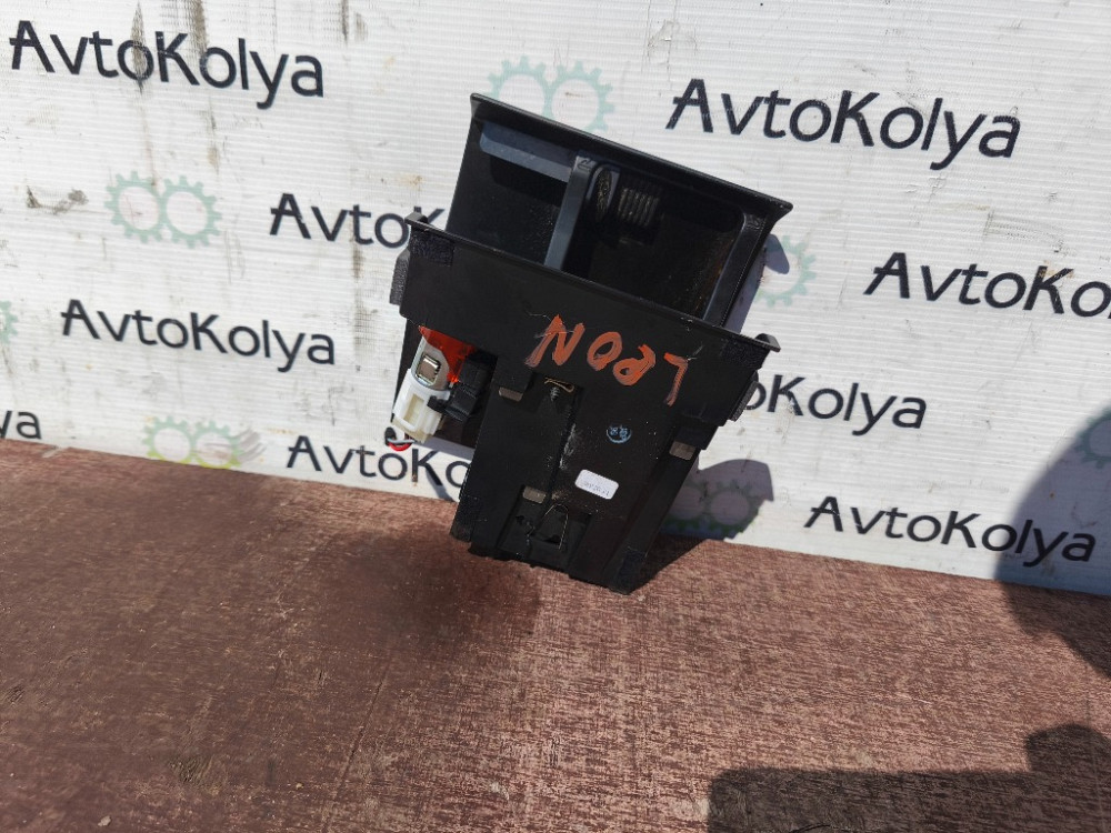 Попільничка Seat Leon 1998-2005 (1M0857975) Ковель - фото 5