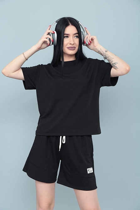 Трикотажный костюм с шортами 