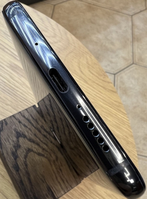 Смартфон: Huawei Mate 20 4/128Gb. Киев - изображение 4