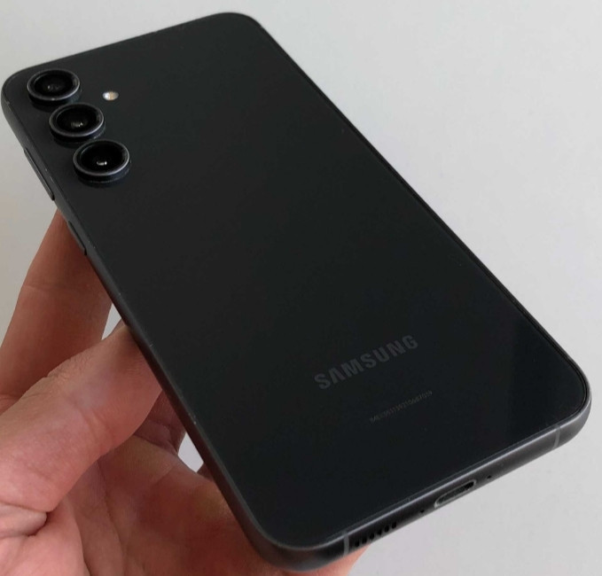 Смартфон Samsung Galaxy S23 FE 128Gb. Graphite (1796) Київ - фото 7