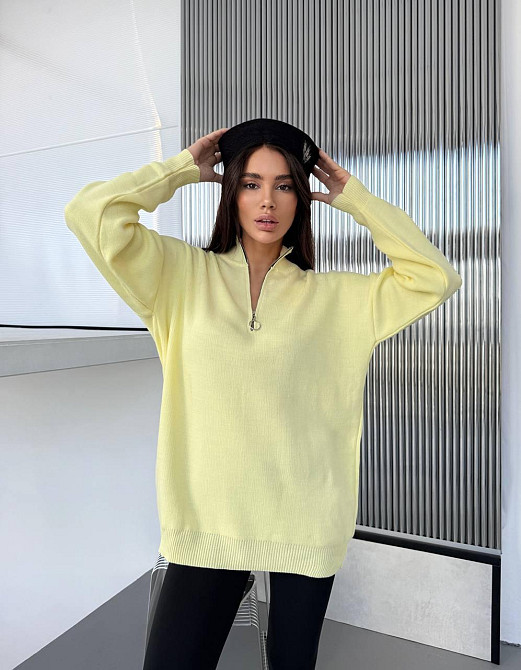 Жіночий стильний подовжений оверсайз светр зі змійкою в'язання 50% котон/50% акрил Лимонний Одеса - фото 8