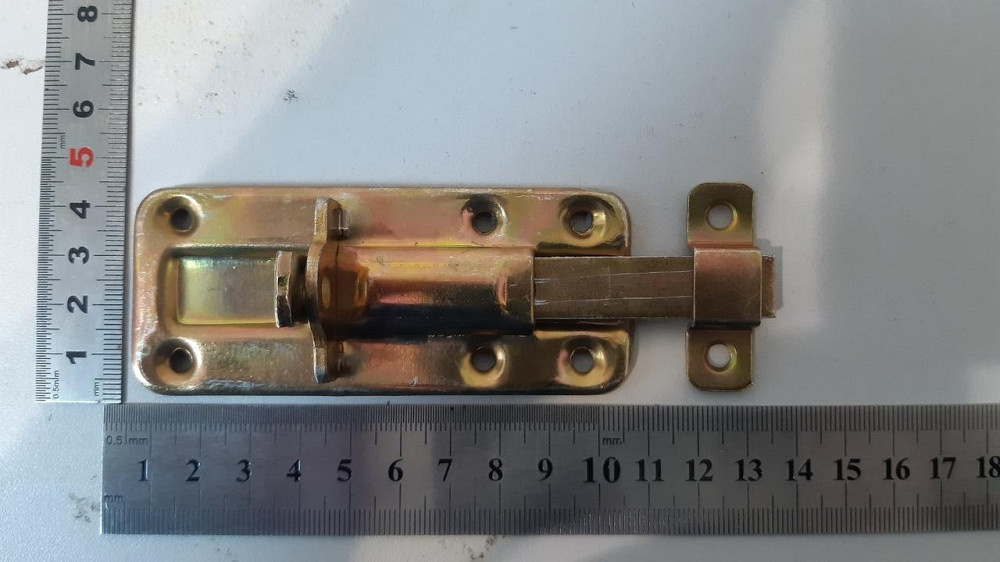 Засув плоский в жовтому оцинку 100мм,  з отвором для колодки "P-o" Київ - фото 1