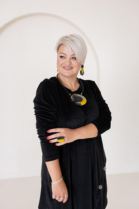 Женское стильное короткое платье батал из королевского велюра Черный, 54/58 Одесса - изображение 6