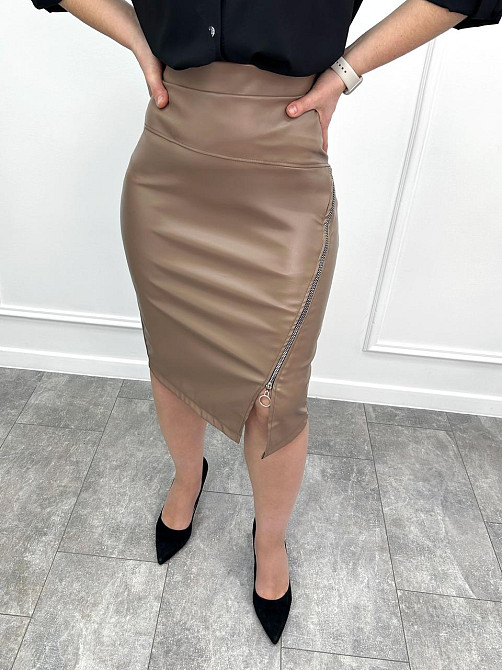 Спідниця з екошкіри до коліна "Dakota" оптом | Батал Мокко, 54 Київ - фото 4