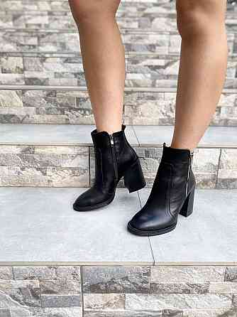 Чорні жіночі шкіряні черевики на стійкому каблуці весна осінь демісезонні, з натуральної шкіри Коломия