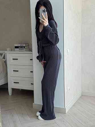 Женский легкий базовый костюм тройка: рубашка топ и штаны плиссе 42/46, Графит Одесса