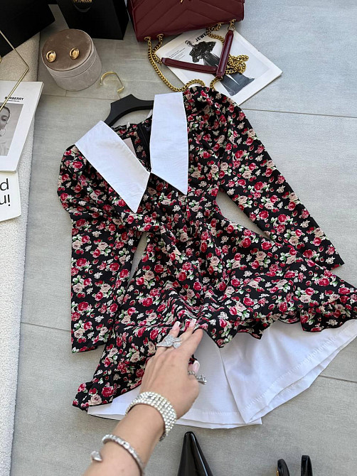 Жіноча романтична мінісукня-комбінезон у квітковий принт із білим коміром софт+котон Чорний, 42/44 Одеса - фото 7