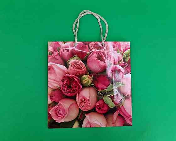 Пакет бумажный подарочный квадратный 23*24*10(артKV-008) (12 шт) Харьков