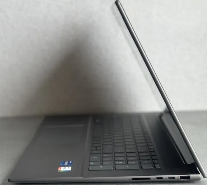 Ноутбук: HP ENVY (17.3