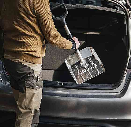 Автомобільна маленька Лопата для снігу 71.5 см Fiskars (141020/1000740) Сталь зі сплаву алюмінію Нововолинськ