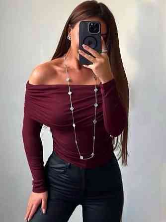 Жіночий лонгслів із відкритими плечима та витонченим драпіруванням трикотаж масло Бургунді Одеса
