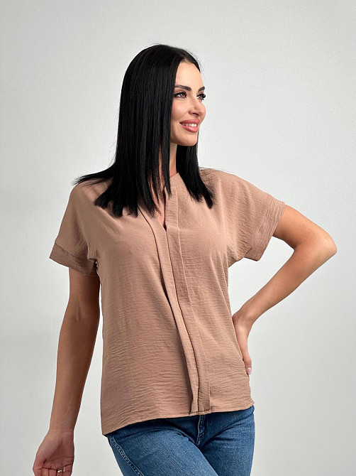 Однотонная летняя блуза 