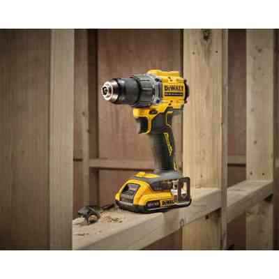 Шуруповерт DeWALT XR Li-Ion 18V, 2x2Ah, 74 Нм, 0-450/0-1650 об/мин, 1.12 кг, TSTAK (DCD794D2T) Винница
