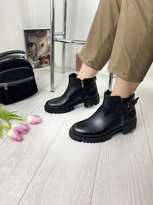 Injers Модні жіночі шкіряні демісезонні черевики весна-осінь на низькому каблуці чорні (617) р. Коломия - фото 2