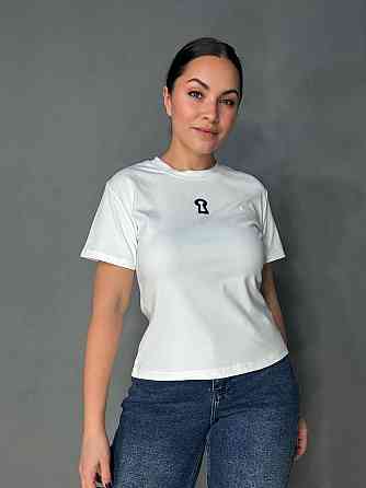 Футболка жіноча A-N 911-21 з аплікацією камінців силует замка базова one size, білий, one size Київ