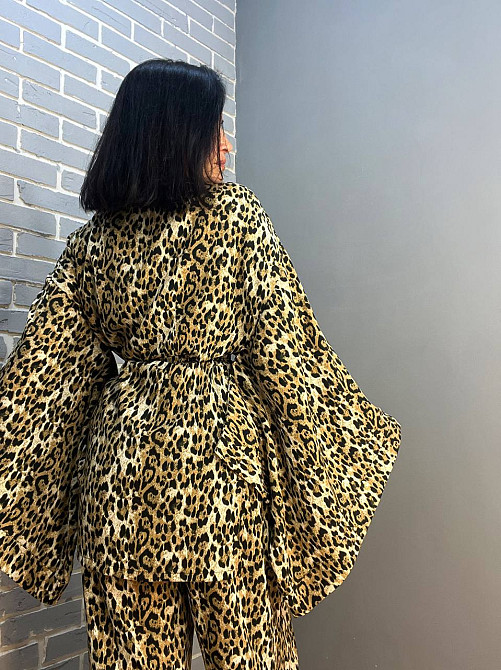 Костюм жіночий My fashion 1675 кімоно з поясом широкі брюки на резинці леопардовий принт one size коричневий, коричневий, one size Київ - фото 9