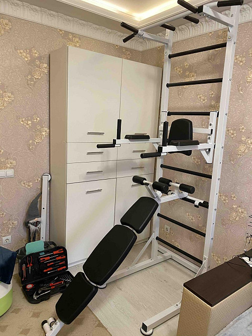 Шведская стенка передвижная Universal White Pro+ универсальная без креплений скамья для пресса турник брусья Каменское - изображение 1