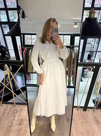 Женское романтичное приталенное миди платье софт Молочный Одесса