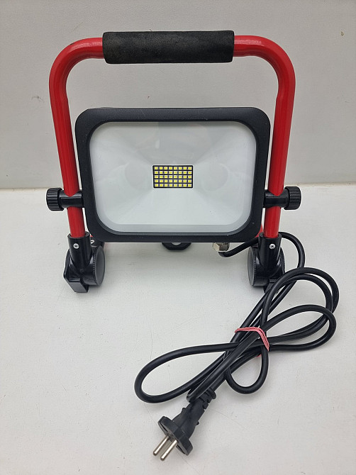 Прожектор з підставкою колірна температура 6500K, 20Вт, 220В Dema l20s (товар вживаний) Луцк - изображение 1
