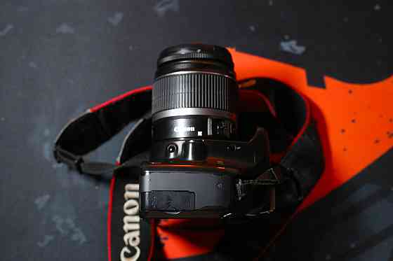 Зеркальный фотоаппарат Canon EOS 450D Зеркалка.Комплект. Б\У Киев