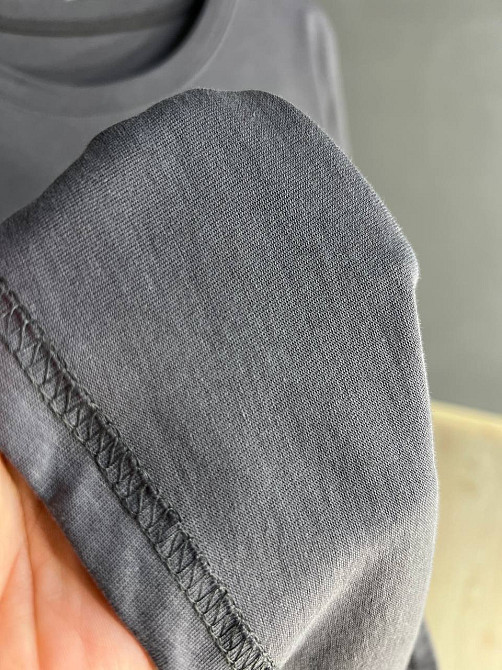 Футболка жіноча YIGOU 23 напис малюнок кролик оверсайз подовжена one size, графіт, one size Київ - фото 4