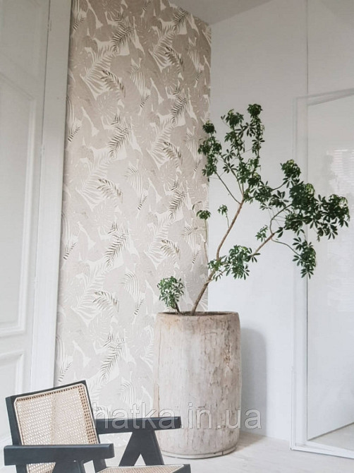 Шпалери флізелінові Khroma LAV101 LA VIE EN ROSE молочні та кремові гілки листя Київ - фото 1