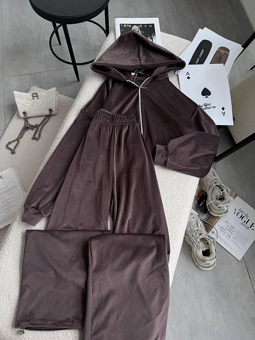 Жіночий стильний прогулянковий костюм двійка: кофта і штани у спортивному стилі велюр Одеса - фото 1