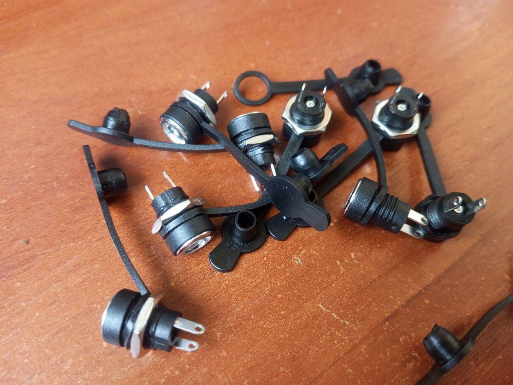 Роз'єм живлення DC 5,5/2,1мм монтажне, з вологозахисною заглушкою Полтава - изображение 1