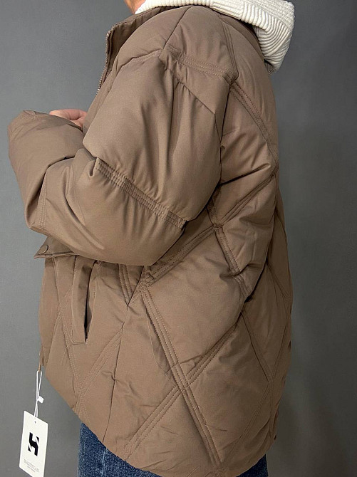 Куртка жіноча Haiziyuan 552 демісезонна оверсайз з капюшоном коричнева, коричневий, M Київ - фото 8