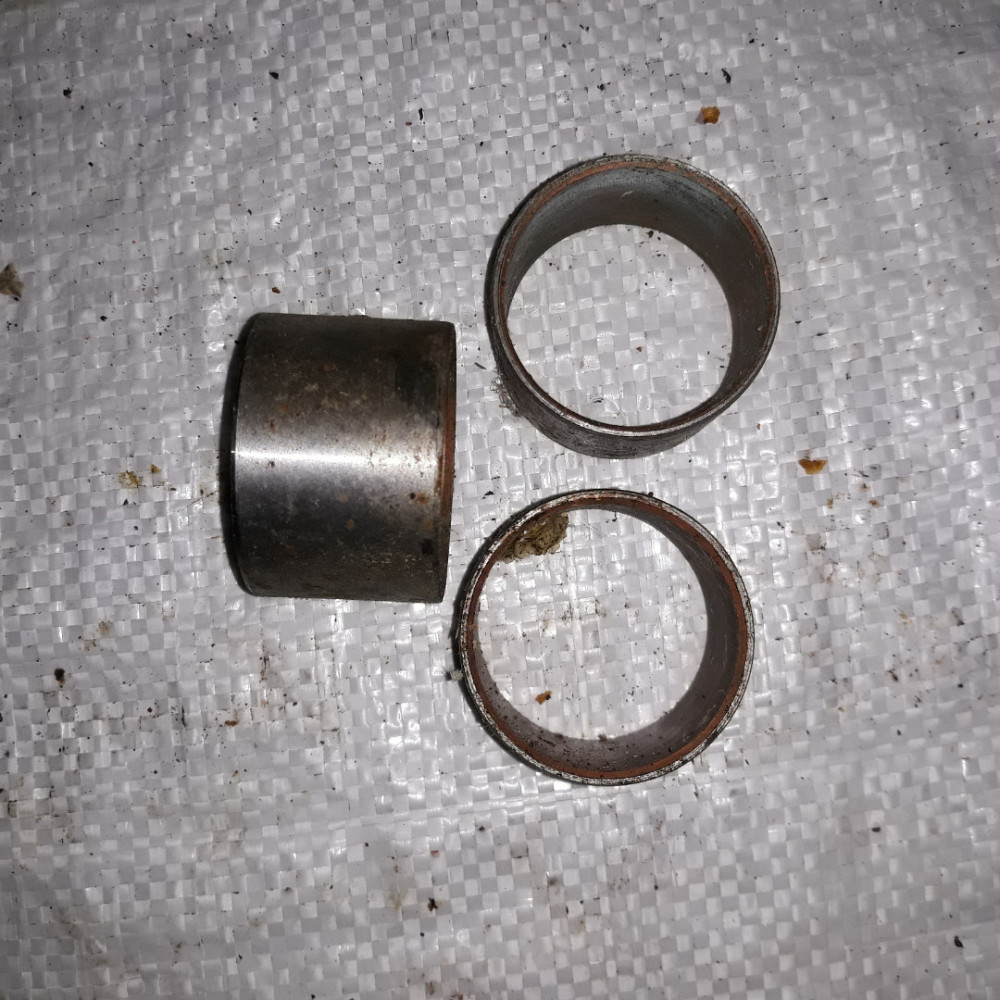 Втулка распределительного вала подшипниковая, биметалл ЯАЗ-204,ЯАЗ-206. 201-1006037 Харьков - изображение 1