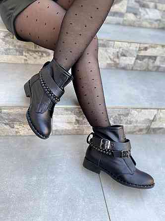 SOTHBY'S Черевики жіночі Sothby's чорні натуральна шкіра висота 13см (Б-5502/2) Коломия